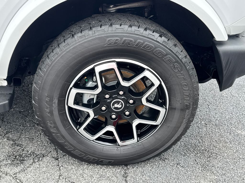 2024 Ford Bronco Outer Banks photo 12