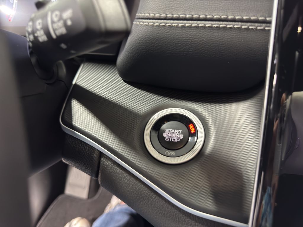 2025 Jeep Grand Cherokee Laredo Altitude photo 17