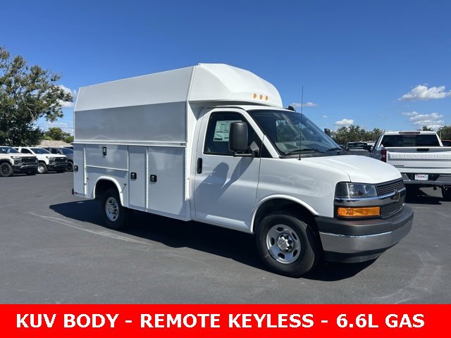 2025 Chevrolet Express Cutaway Base's photo
