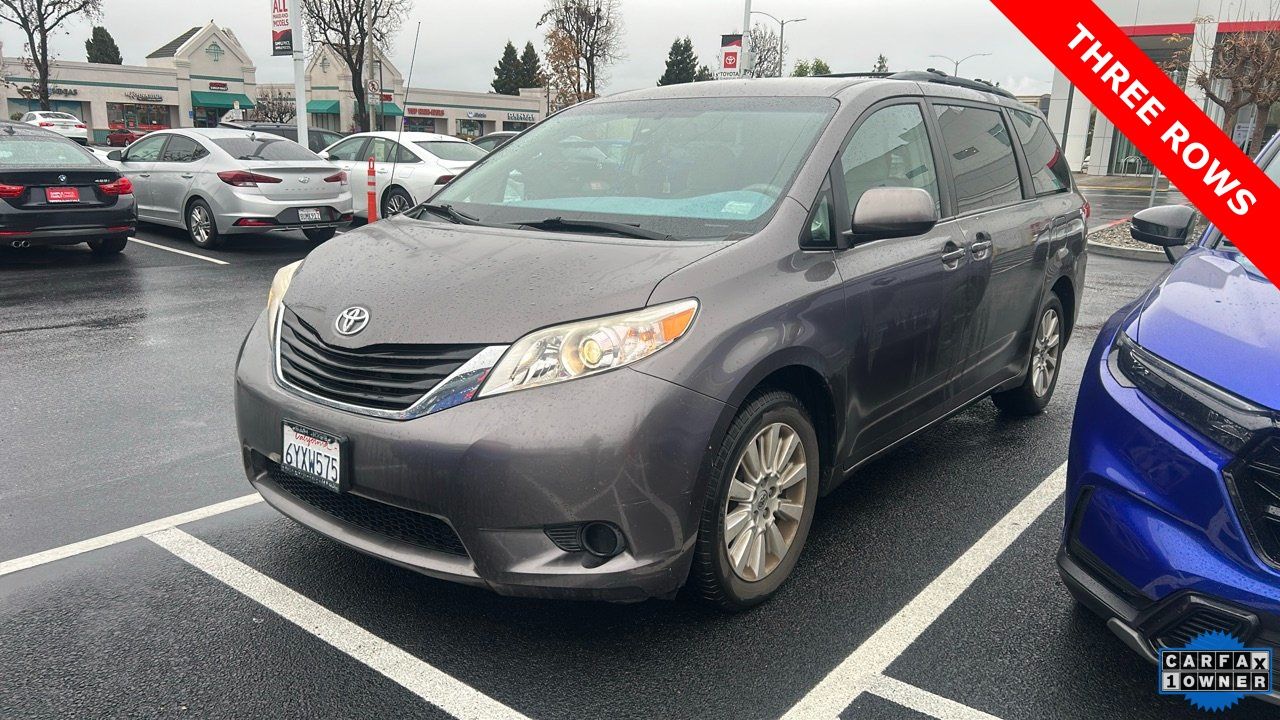 2013 Toyota Sienna LE