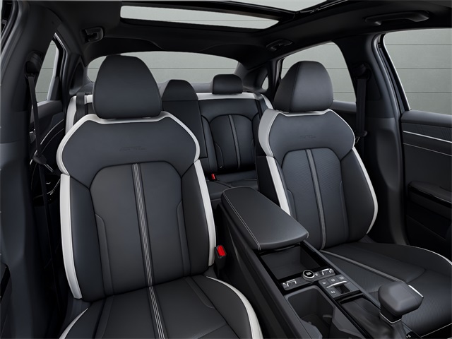 2025 Kia K5 GT-Line photo 13