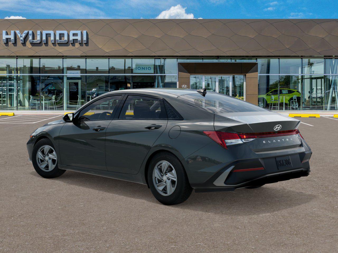 2026 Hyundai Elantra SE photo 4