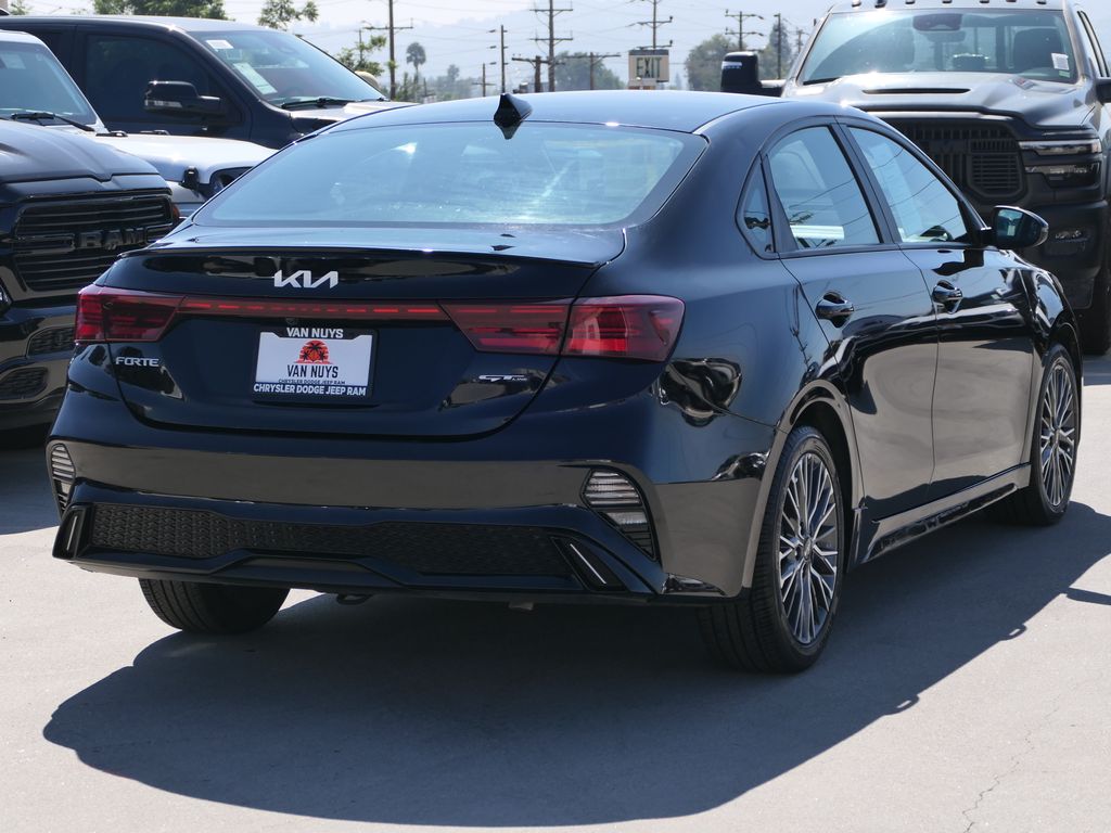 2023 Kia Forte GT-Line photo 3
