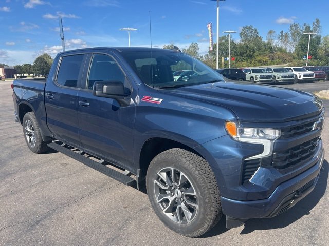 2022 Chevrolet Silverado 1500 RST photo 3