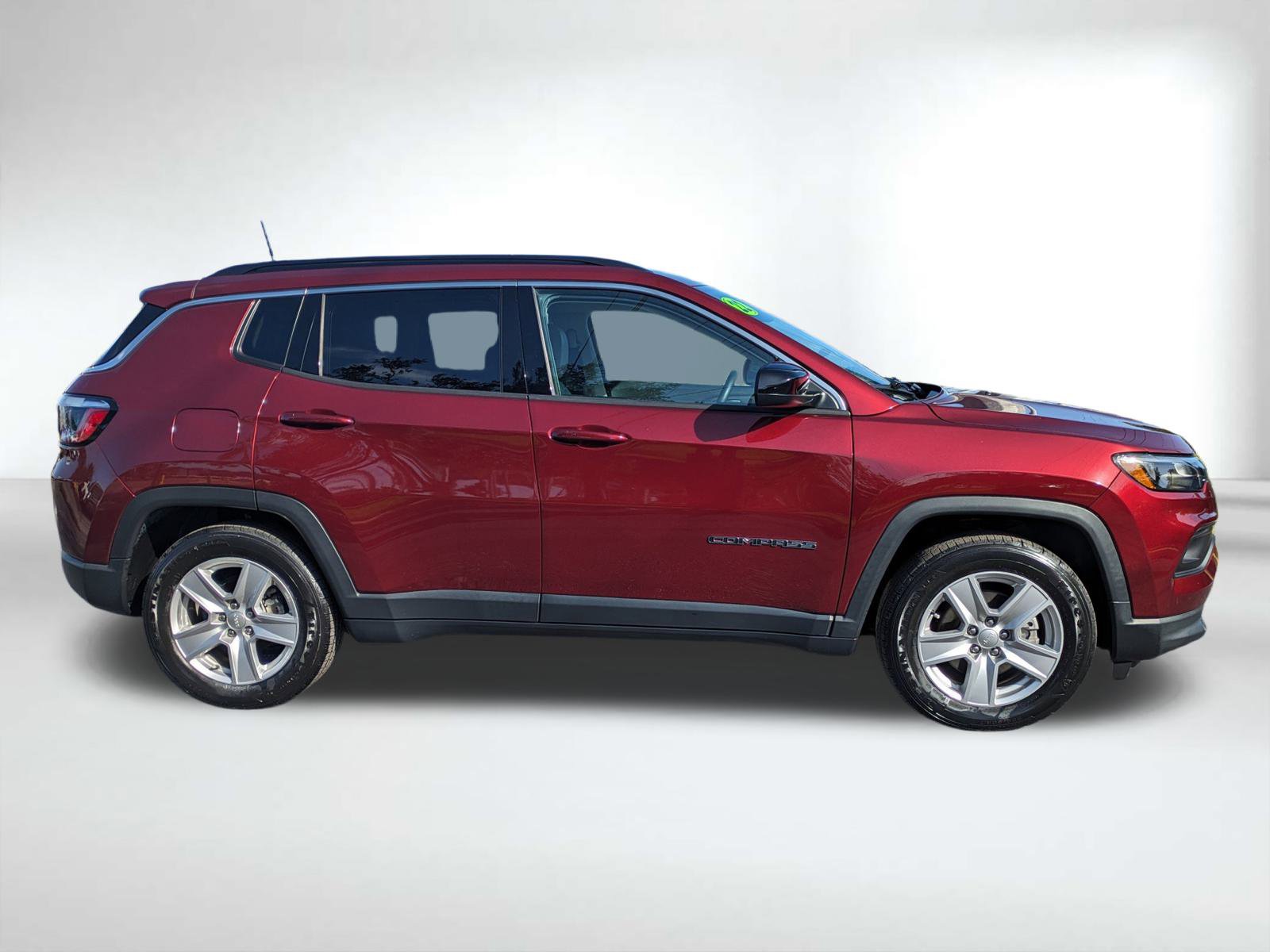 2022 Jeep Compass Latitude photo 2
