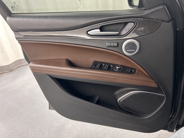 2020 Alfa Romeo Stelvio Ti Sport photo 21