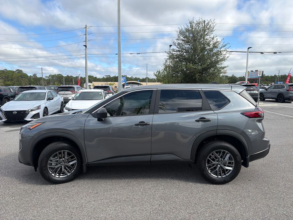 2026 Nissan Rogue S photo 4
