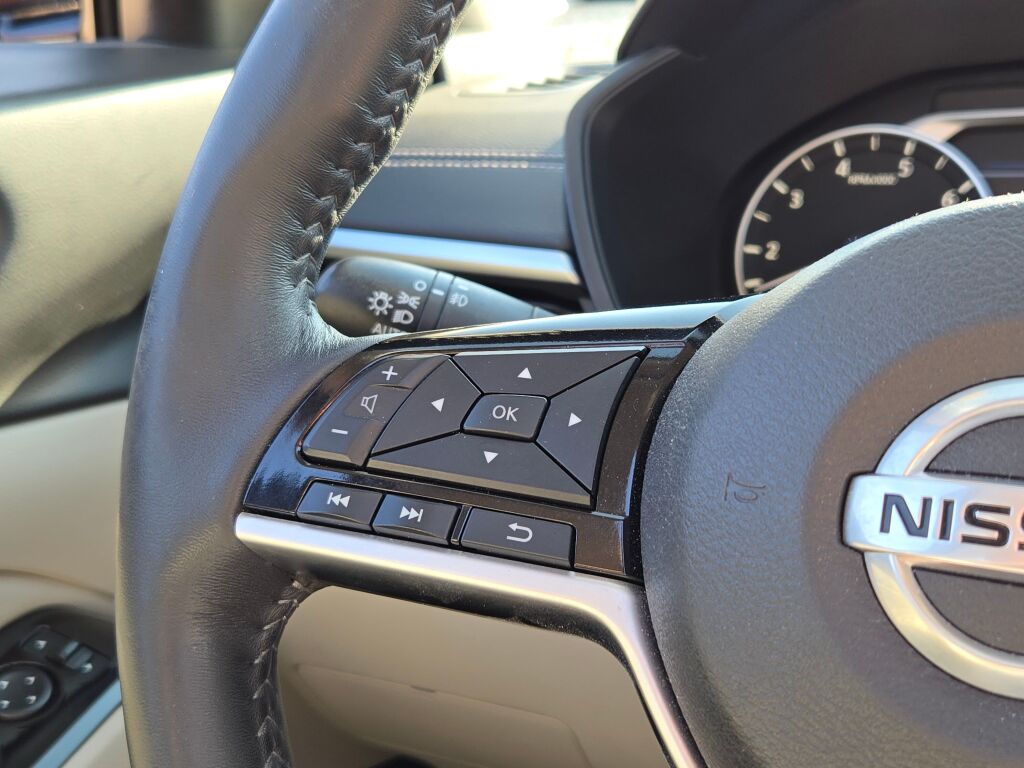 2020 Nissan Altima 2.5 SV photo 23
