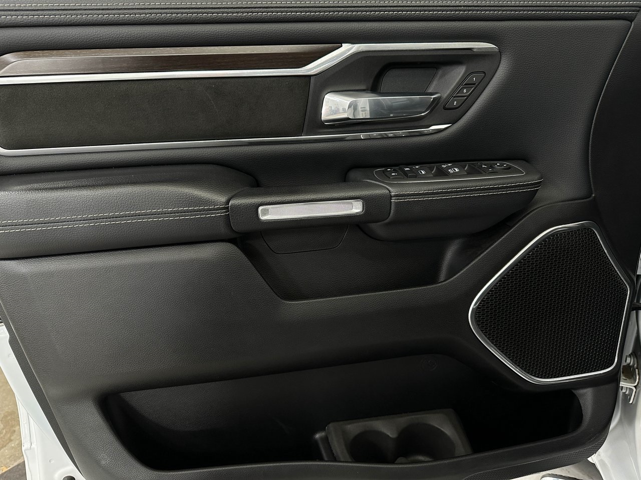 2022 Ram 1500 Laramie photo 21