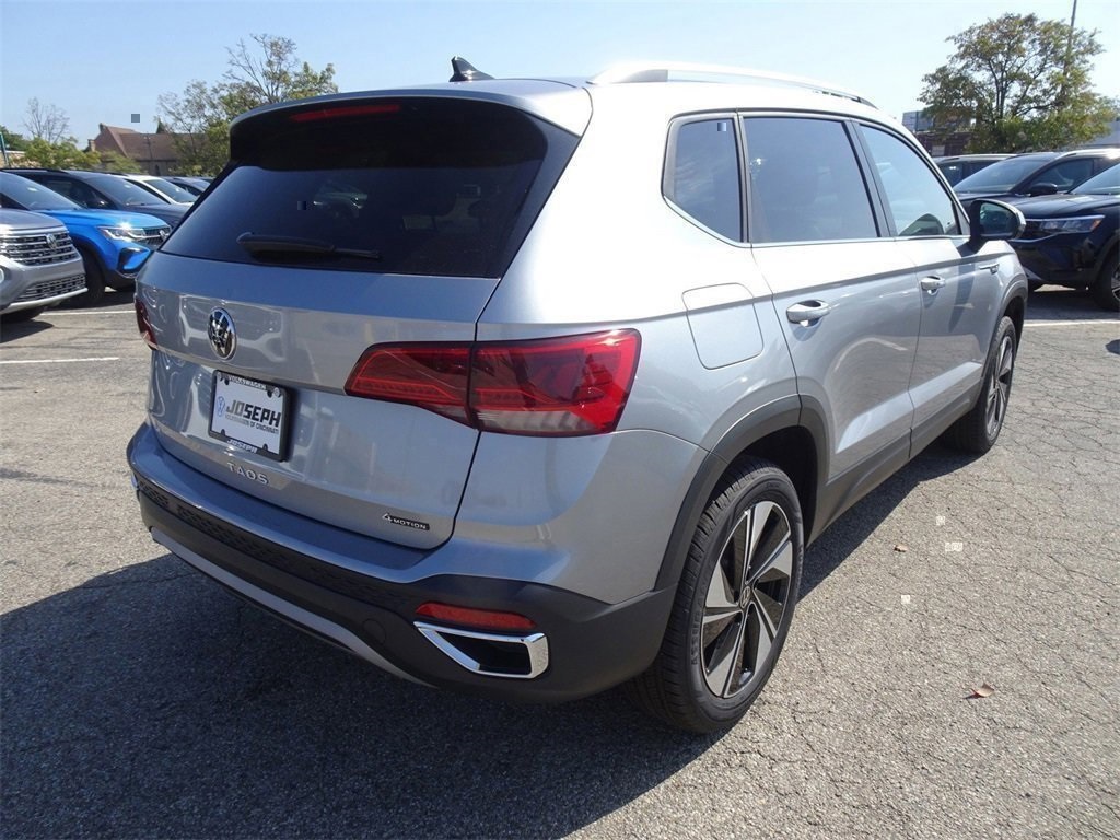 2024 Volkswagen Taos SE photo 5