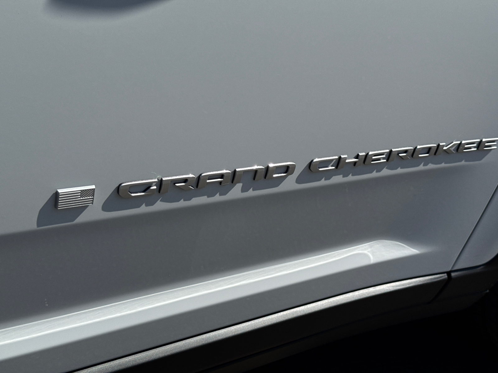 2025 Jeep Grand Cherokee Limited photo 2