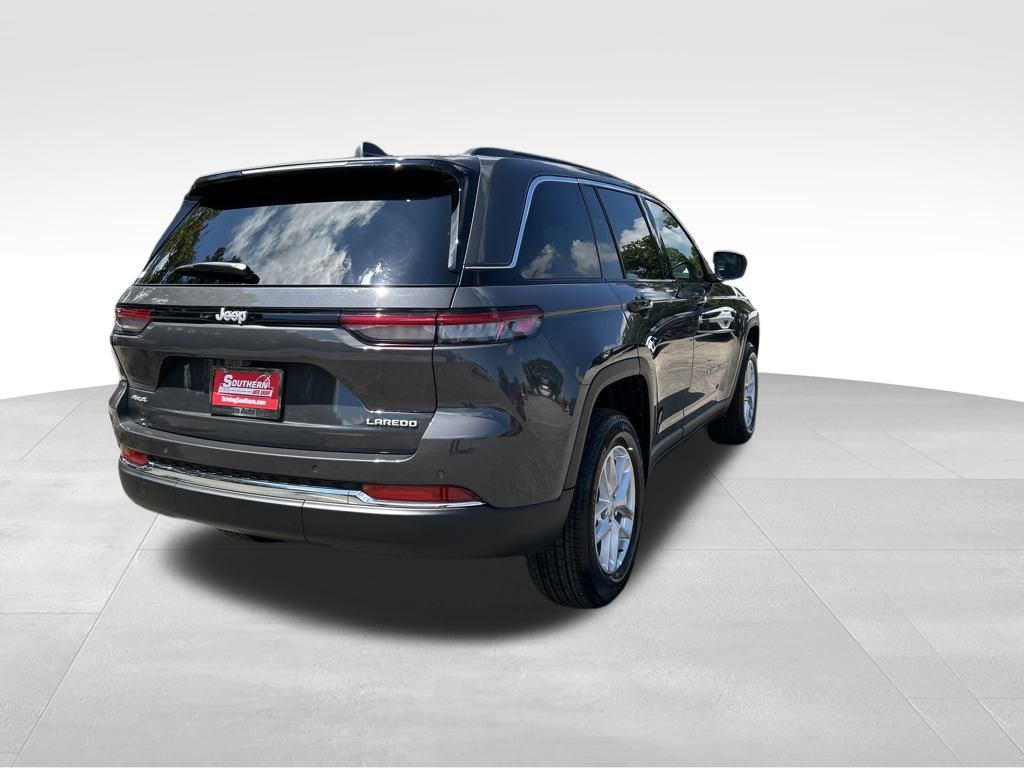 2025 Jeep Grand Cherokee Laredo X photo 6