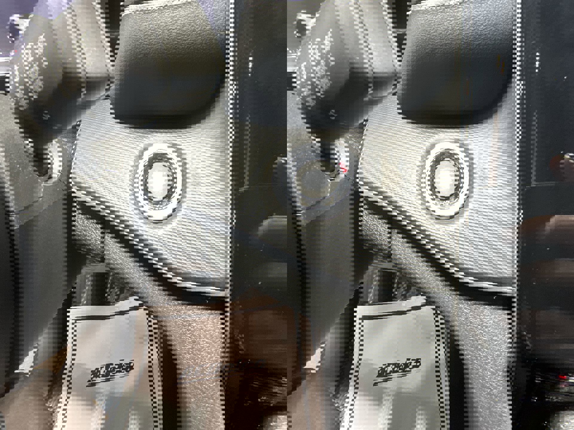 2023 Jeep Grand Cherokee Laredo Altitude photo 14