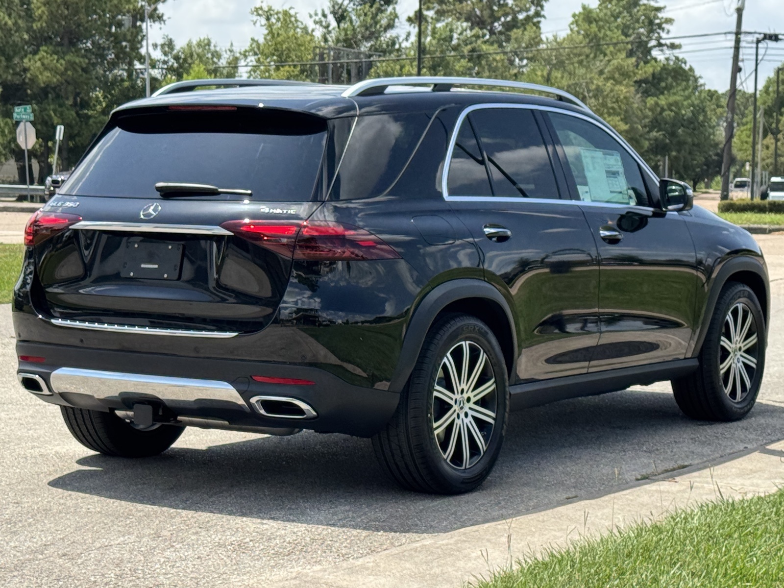 2026 Mercedes Benz GLE 350 4MATIC photo 3