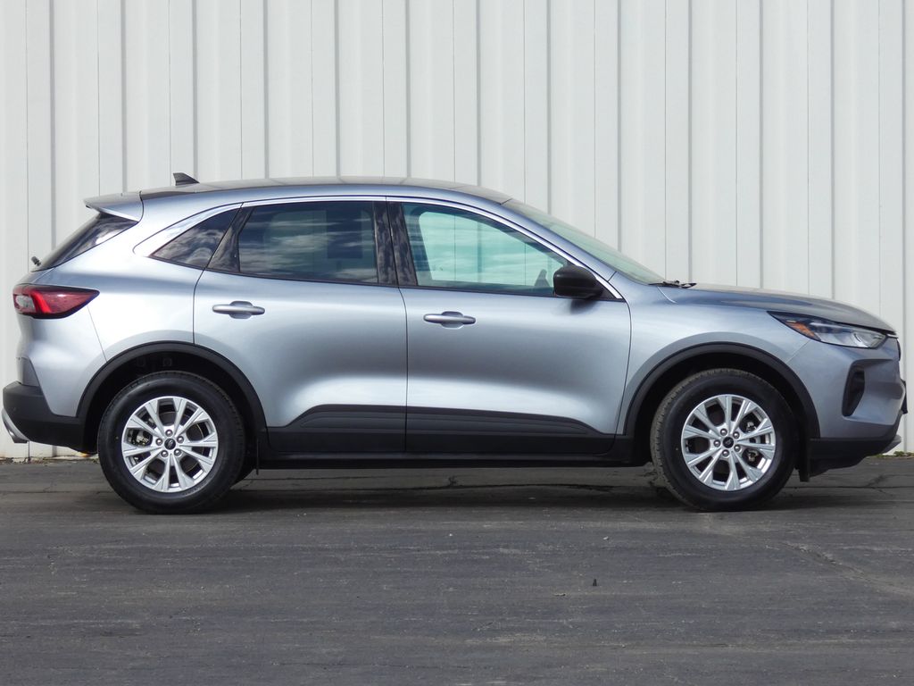 Used 2024 Ford Escape Active with VIN 1FMCU9GN4RUA11690 for sale in Kansas City