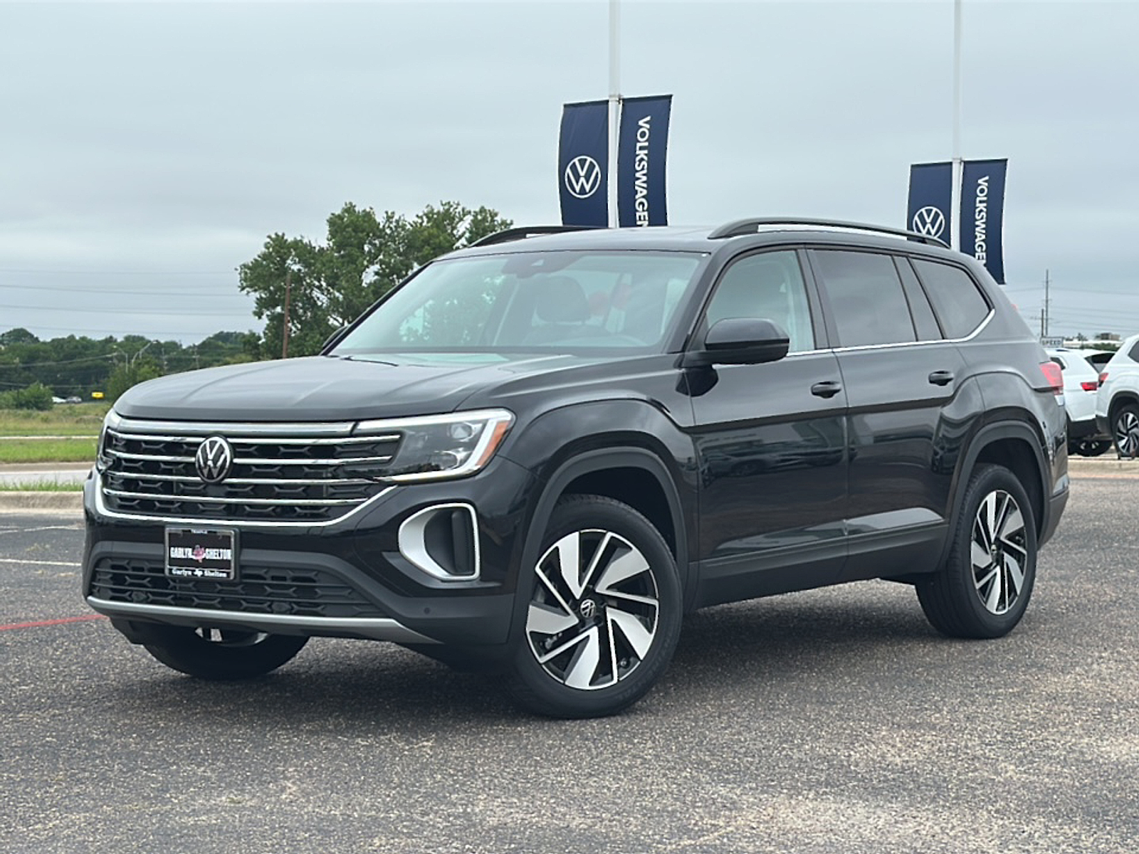 2025 Volkswagen Atlas SE Technology photo 2