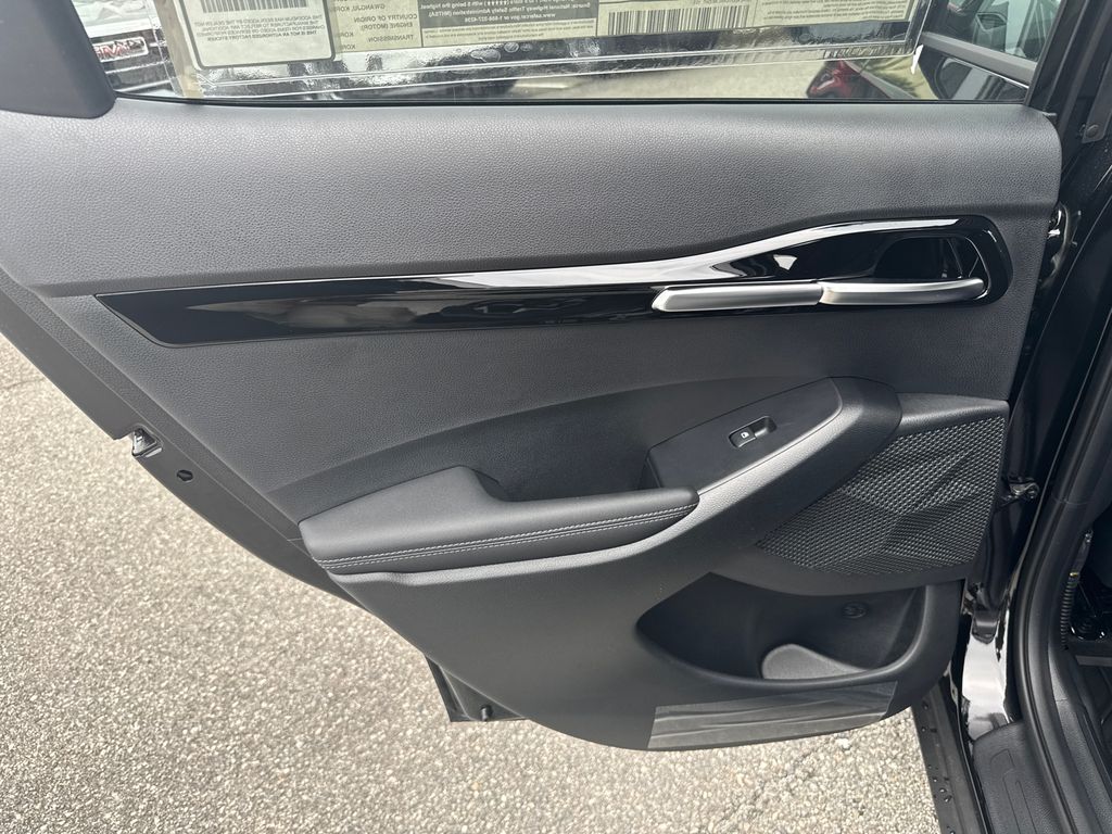 2025 Kia Seltos S photo 21