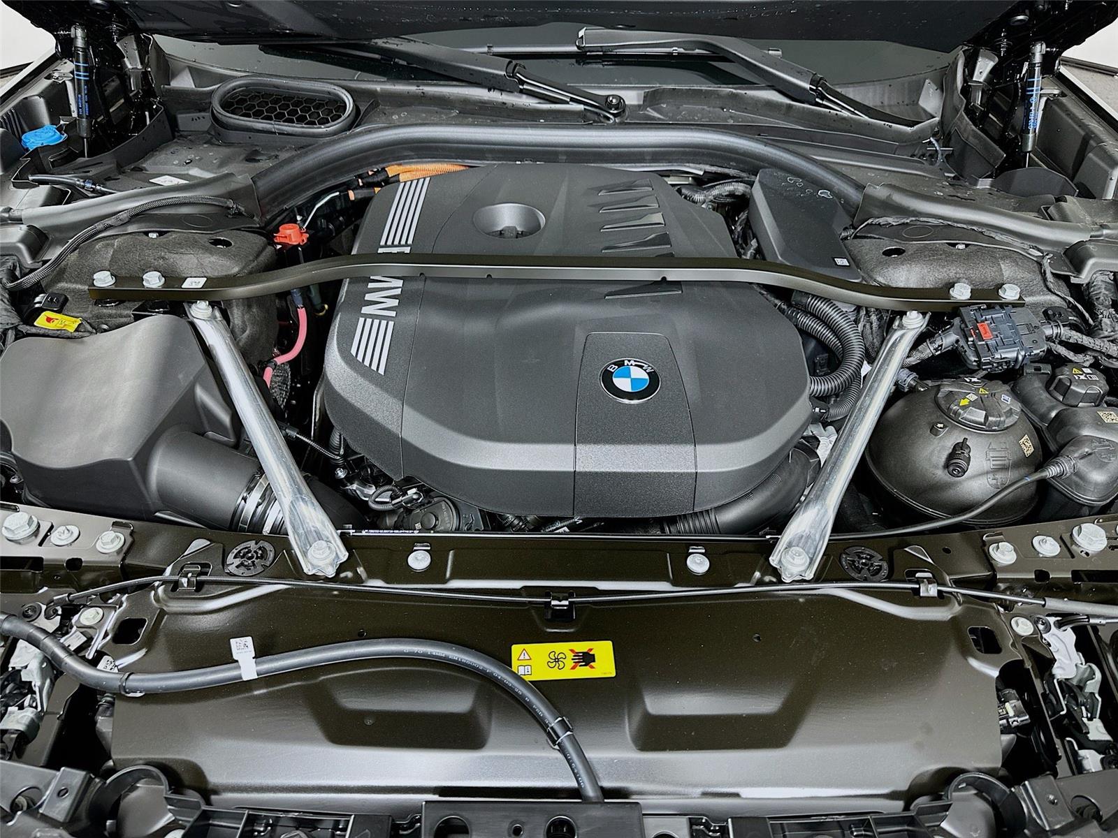 2026 Bmw 750e photo 31