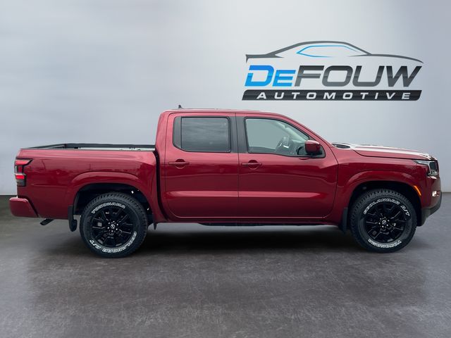 2022 Nissan Frontier SV photo 2