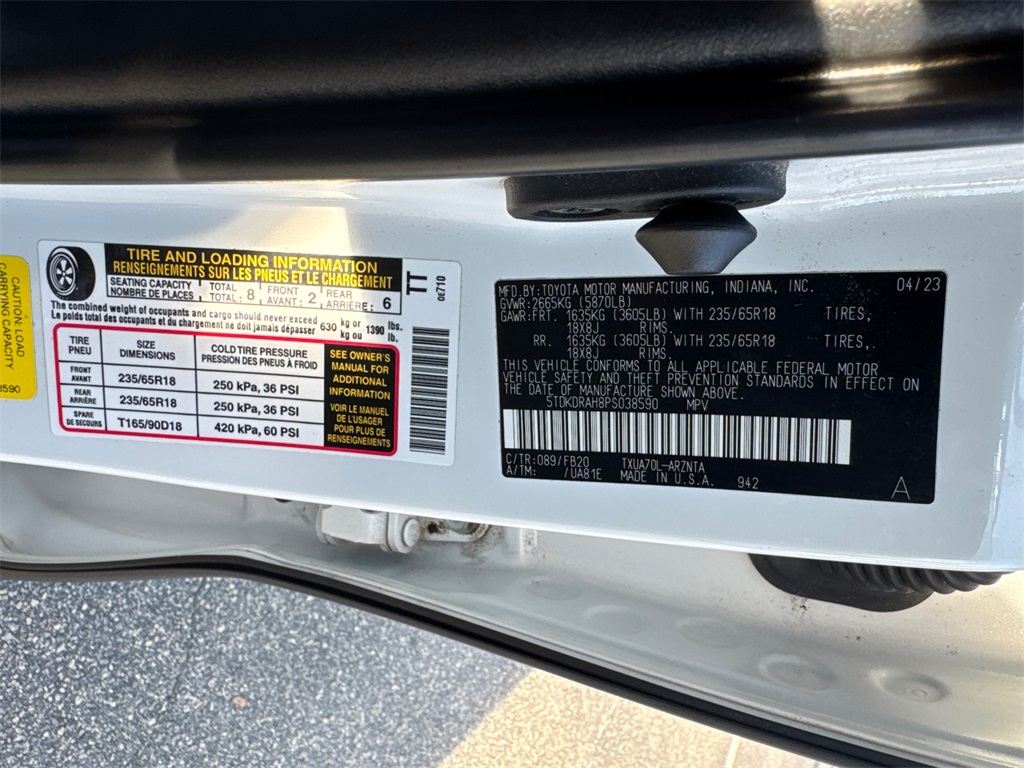2023 Toyota Highlander L photo 29