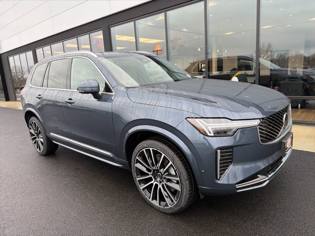 2026 Volvo XC90 Plus's photo