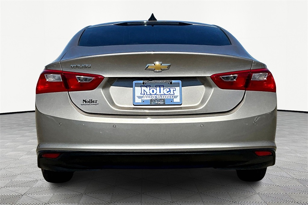 2022 Chevrolet Malibu LS photo 4