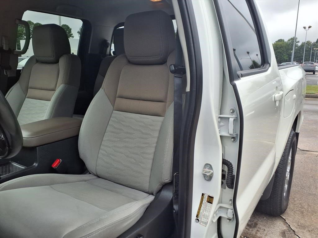 2022 Nissan Frontier Crew Cab SV photo 14