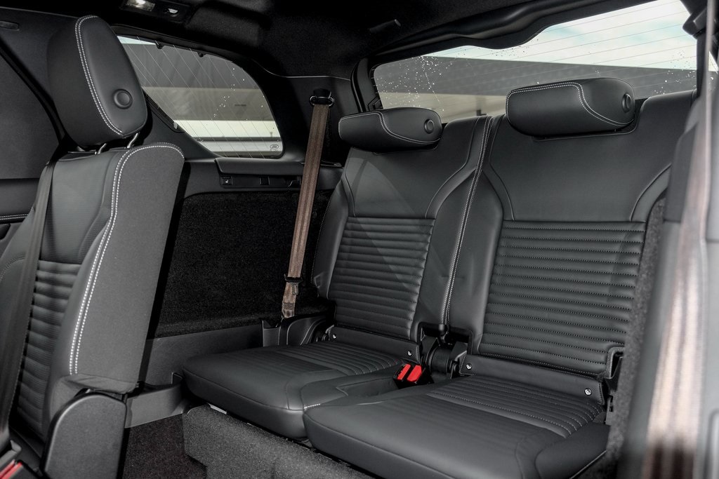 2025 Land Rover Discovery Metropolitan Edition photo 15