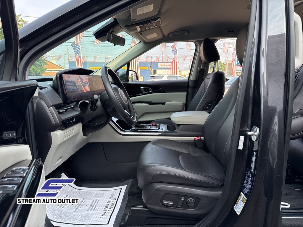 2024 Kia Carnival SX photo 33