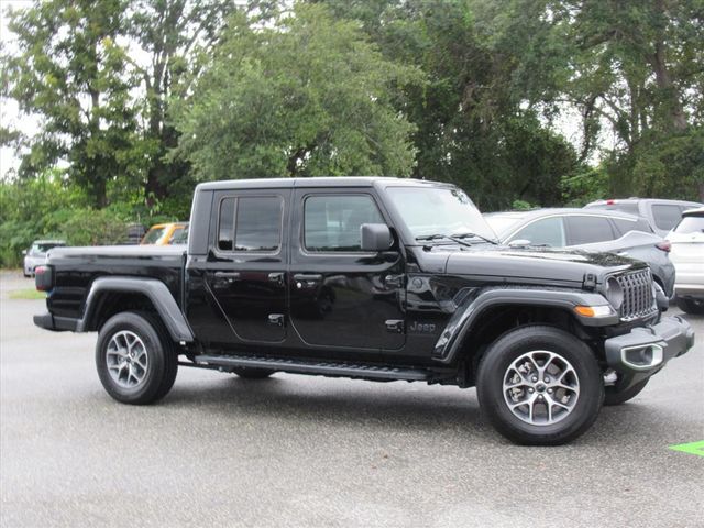 2024 Jeep Gladiator Sport S photo 2