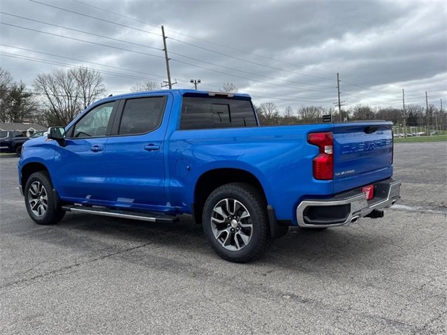 2025 Chevrolet Silverado 1500 LT photo 3