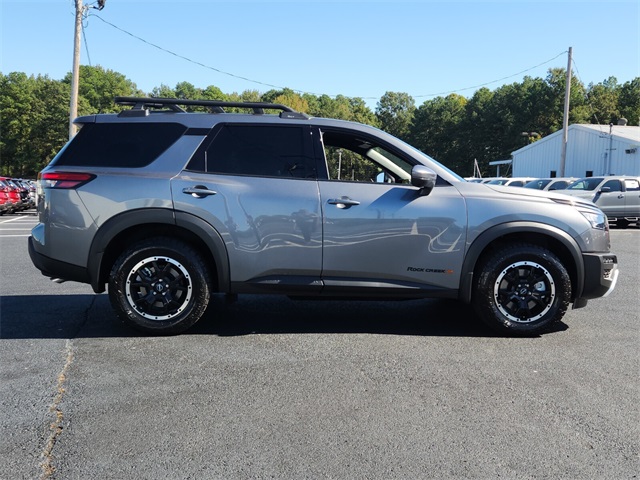 2025 Nissan Pathfinder Rock Creek photo 2