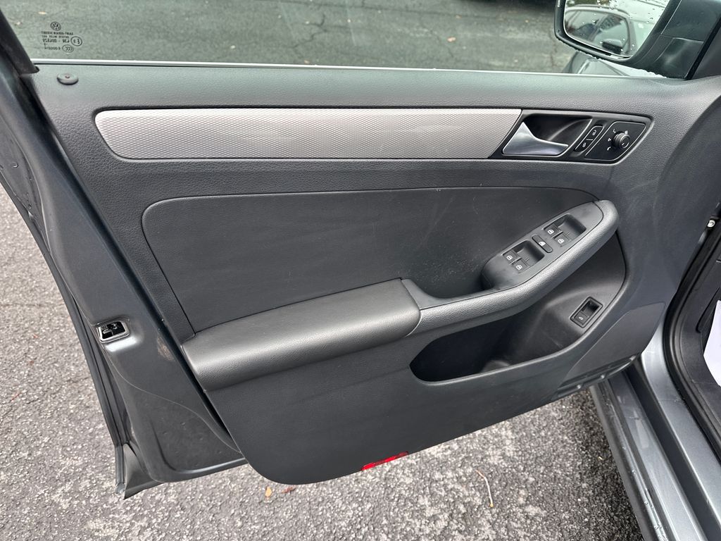 2017 Volkswagen Jetta 1.4T SE photo 4