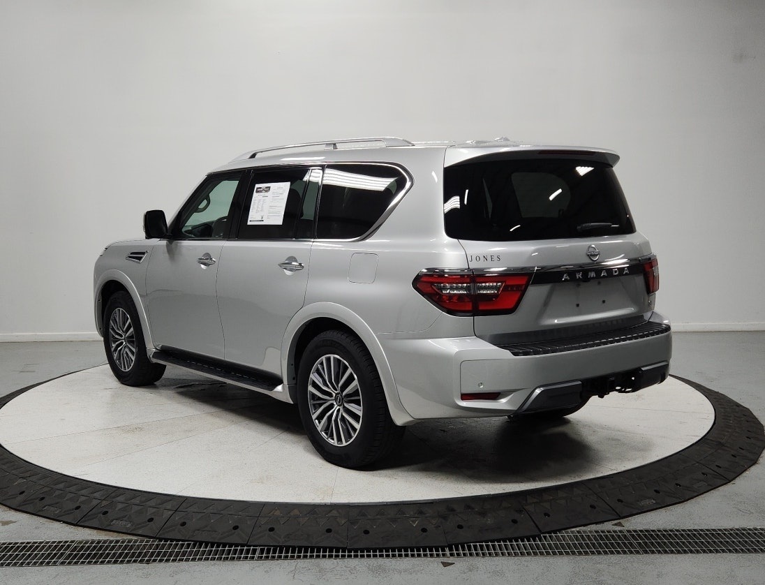 2024 Nissan Armada SL photo 3
