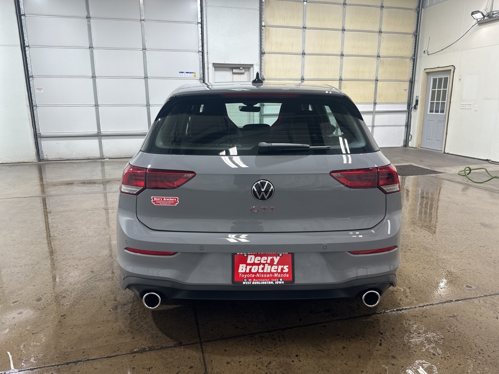 2022 Volkswagen Golf GTI 2.0 photo 2