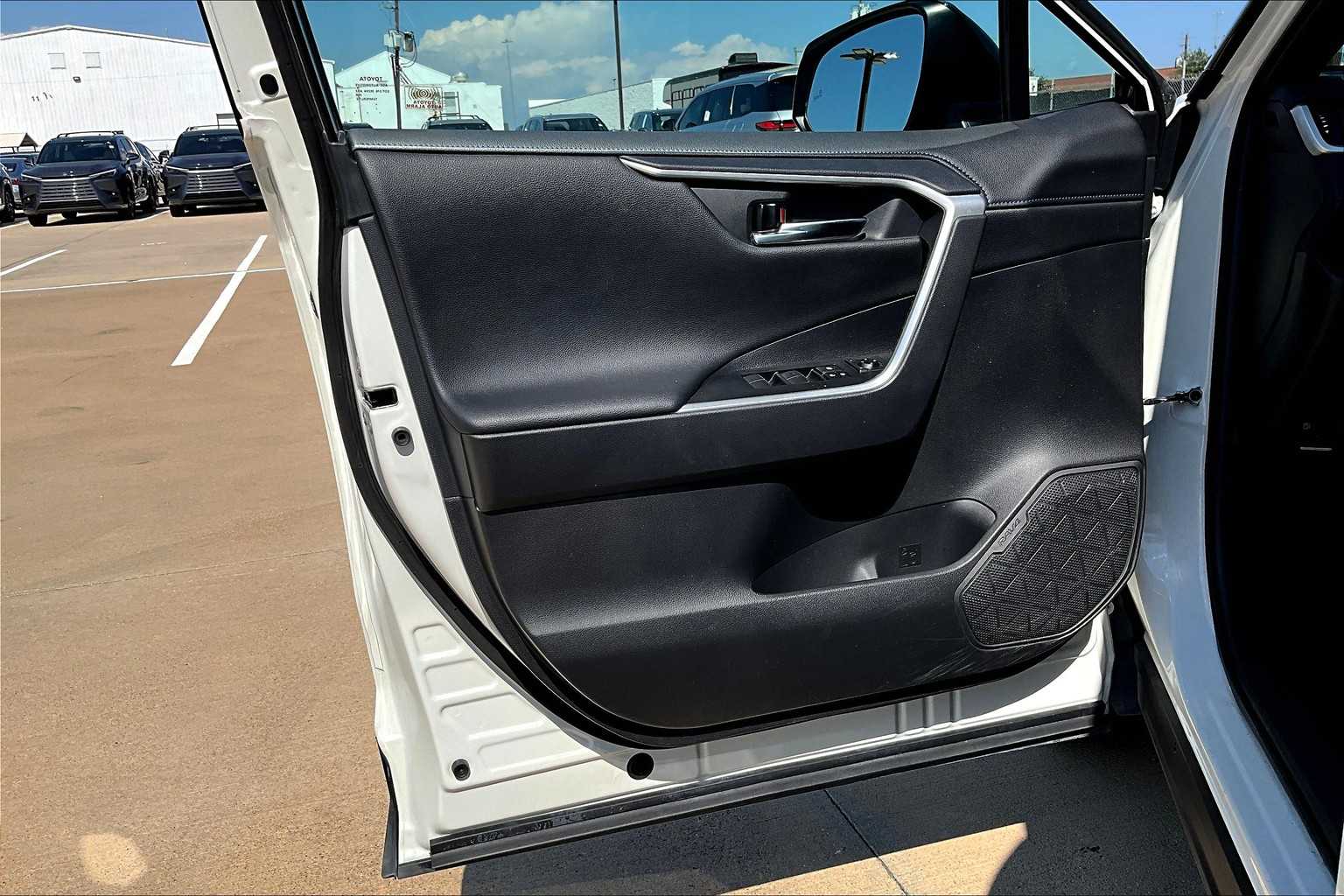 2021 Toyota RAV4 Hybrid XSE photo 20