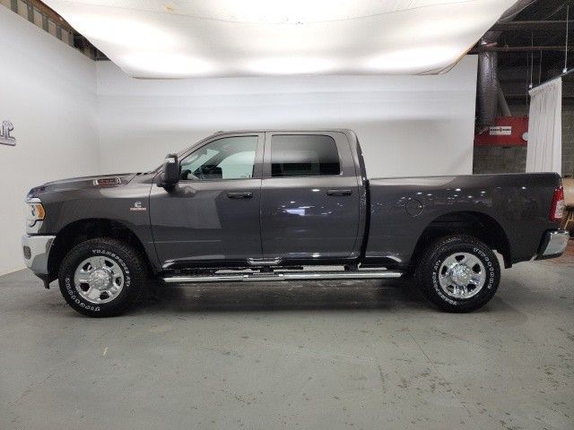 2024 Ram 3500 Tradesman photo 3