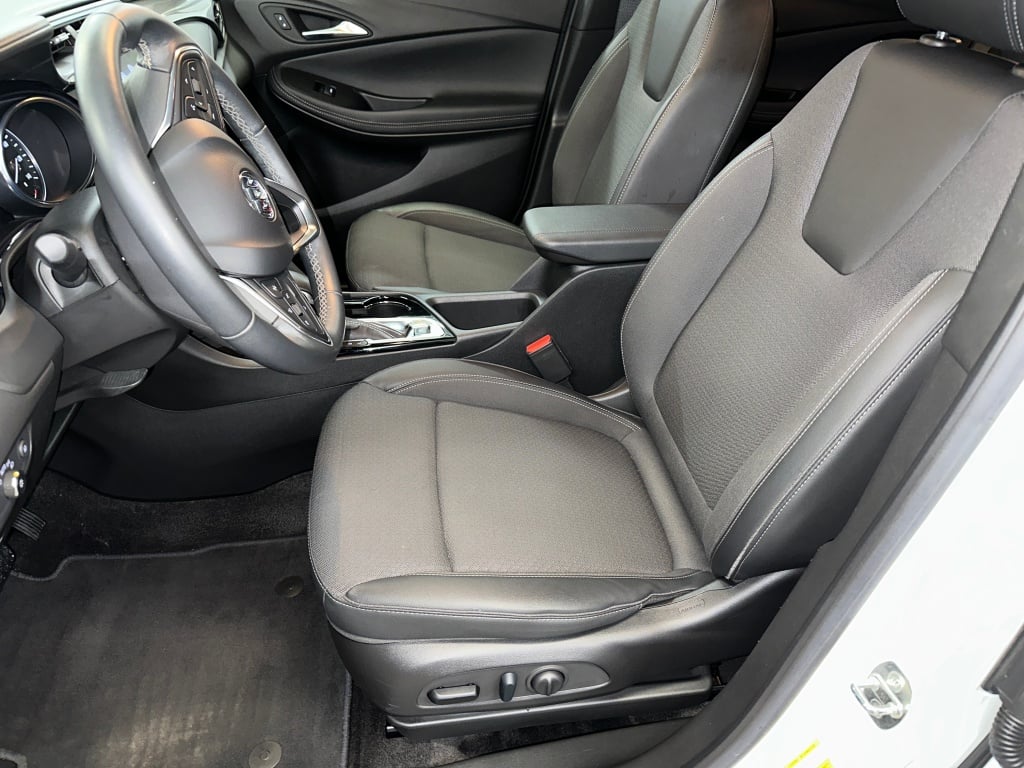 2022 Buick Encore GX Preferred photo 2