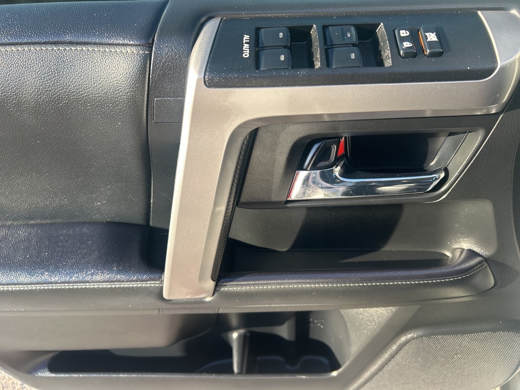2021 Toyota 4Runner SR5 Premium photo 11