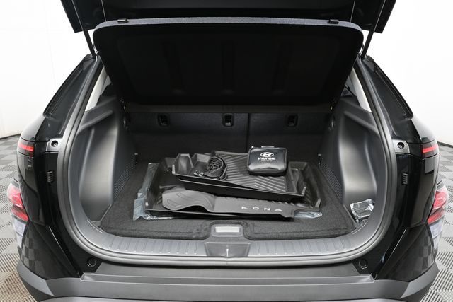 2026 Hyundai Kona SEL photo 7
