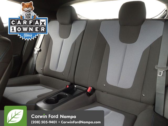 2020 Hyundai Veloster 2.0L Premium photo 24