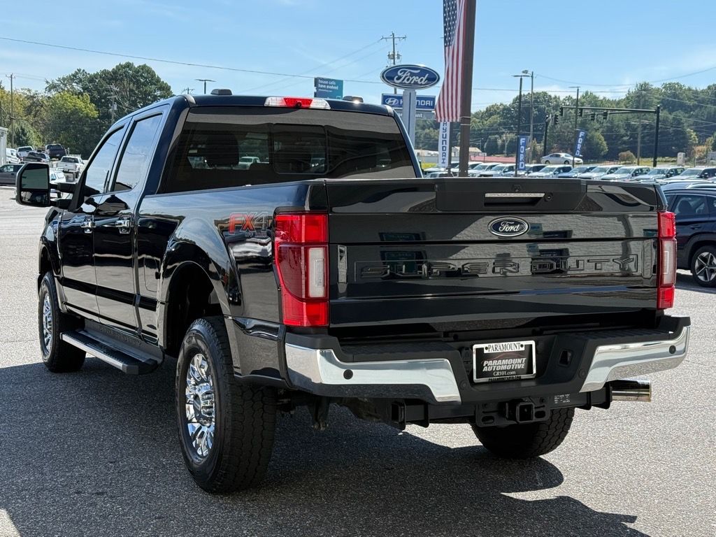 2022 Ford F-350 Lariat photo 2