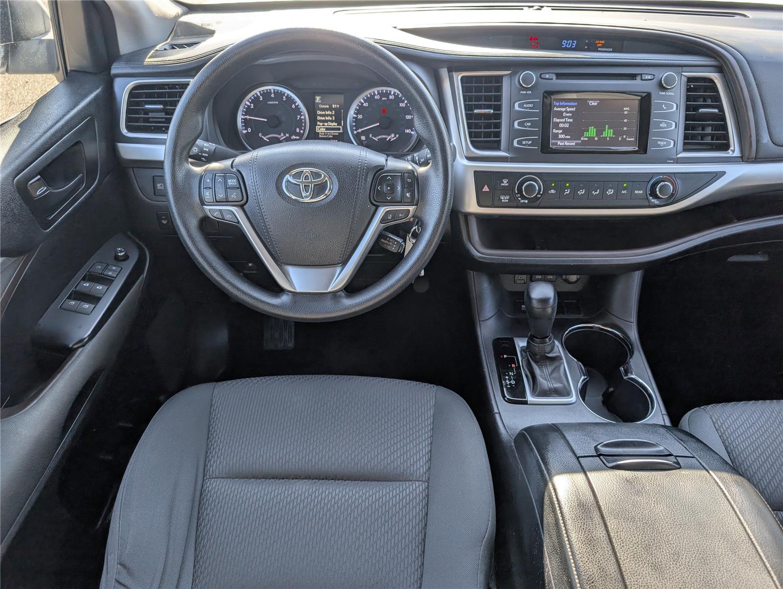 2018 Toyota Highlander LE photo 26