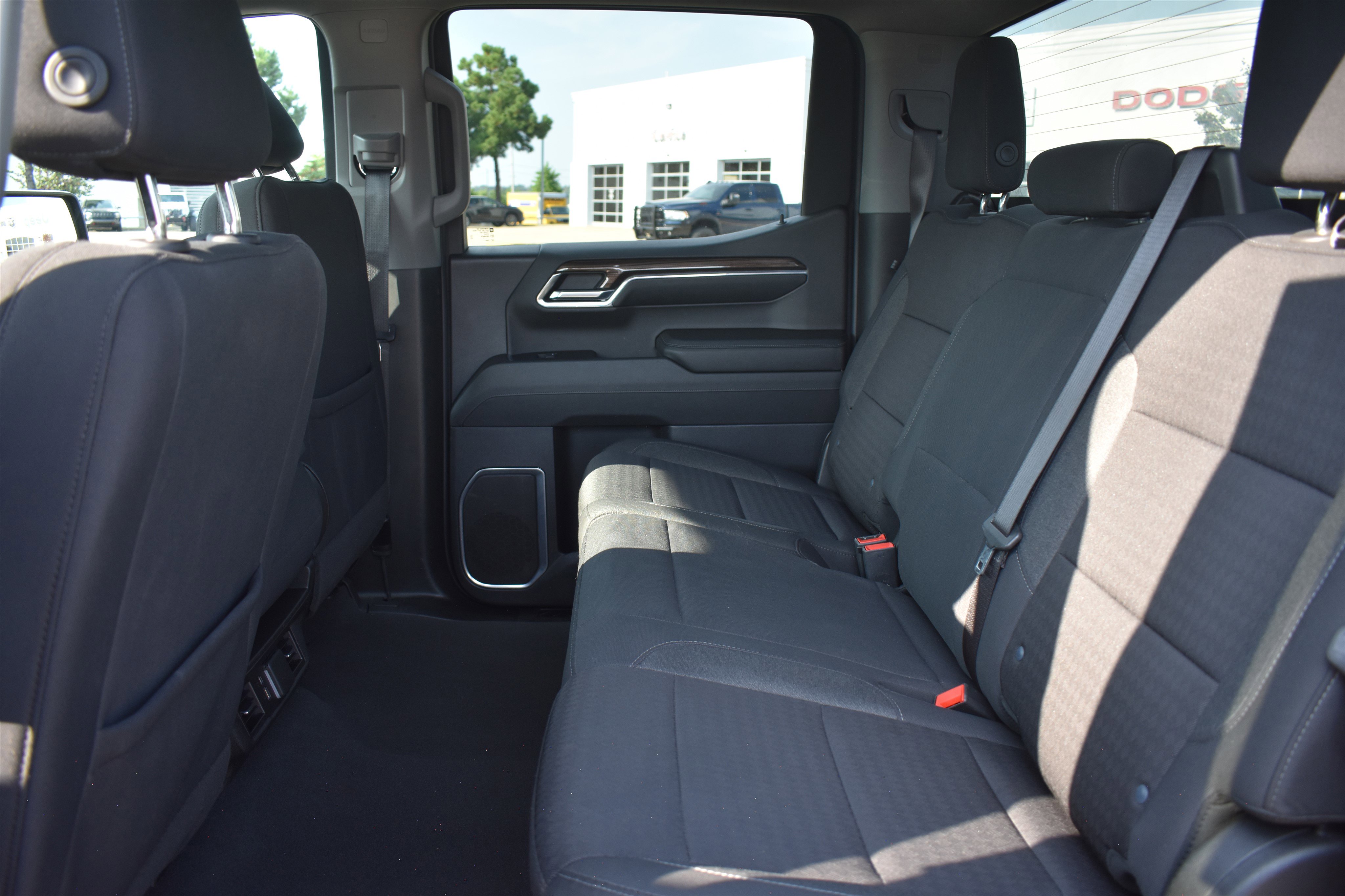 2024 Chevrolet Silverado 1500 LT photo 9