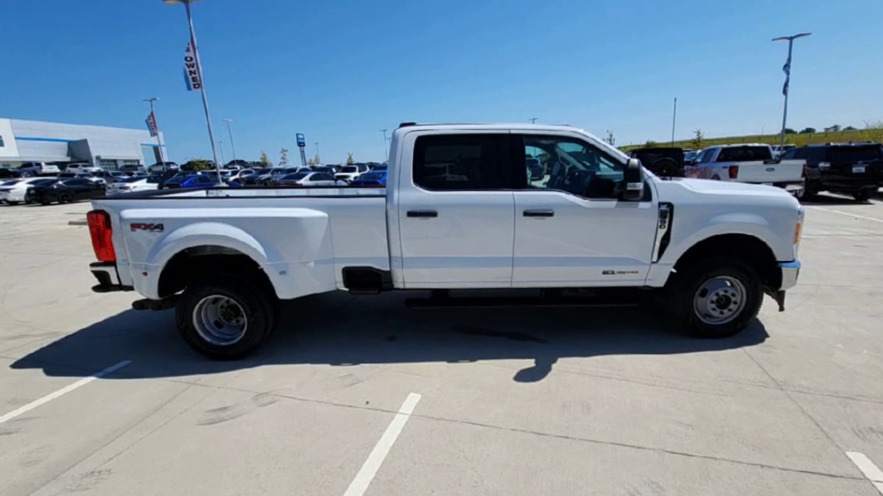 2023 Ford F-350 XLT photo 35