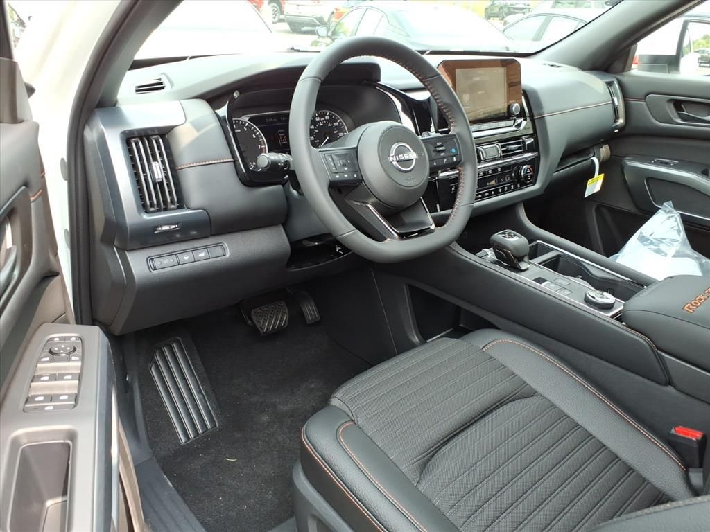 2025 Nissan Pathfinder Rock Creek photo 14