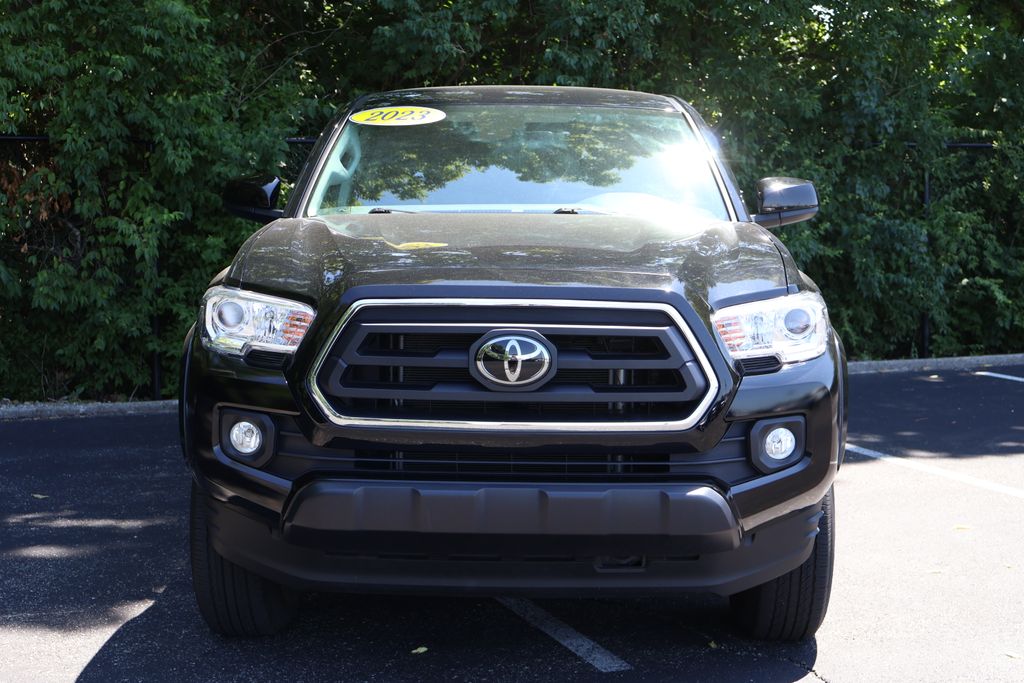 2023 Toyota Tacoma SR5 photo 2