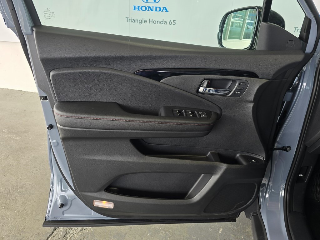 2025 Honda Ridgeline Black Edition photo 23