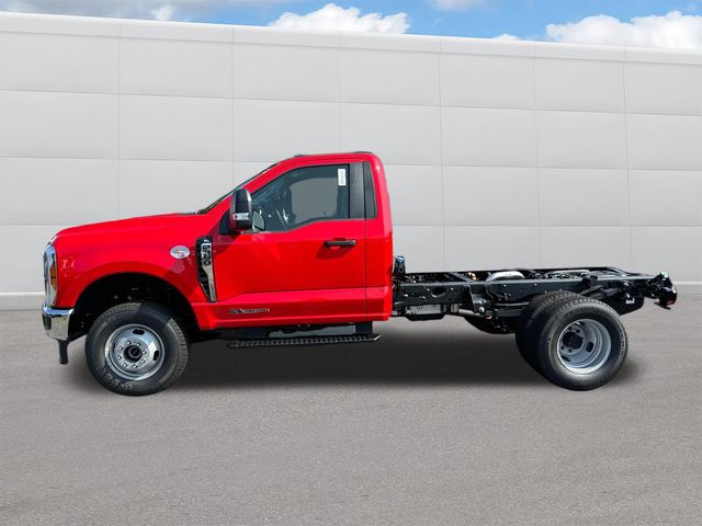2024 Ford F-350 photo 2