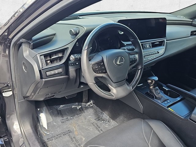 2024 Lexus ES 300h Luxury photo 16